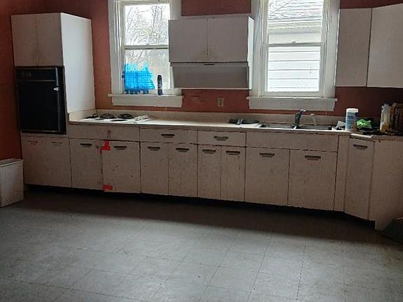 4th image of 1213 Diamond St