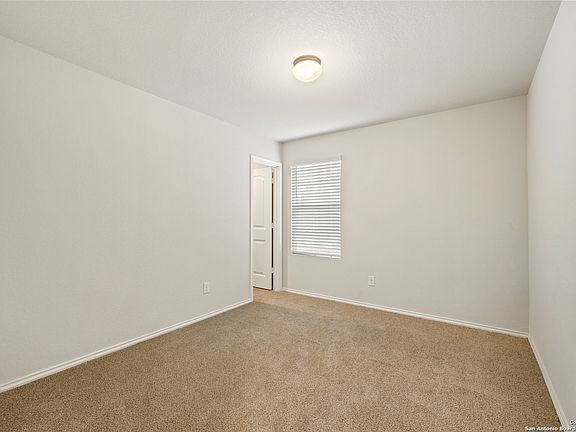 3rd image of 837 MARGAY LOOP