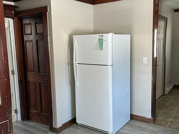 5th image of 1008 Reinoehl St APT A