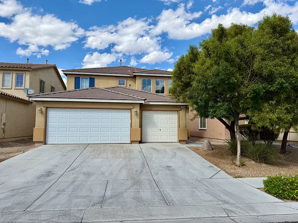 4420 Desert Home Ave