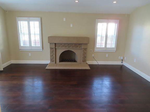 3rd image of 4857 Vista St