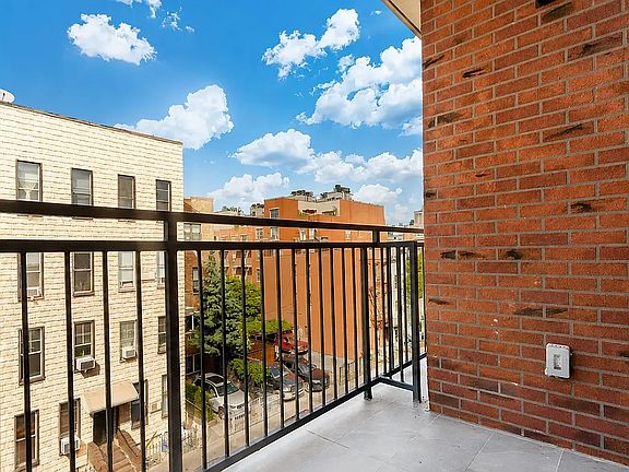 4th image of 230 N 7th St #212