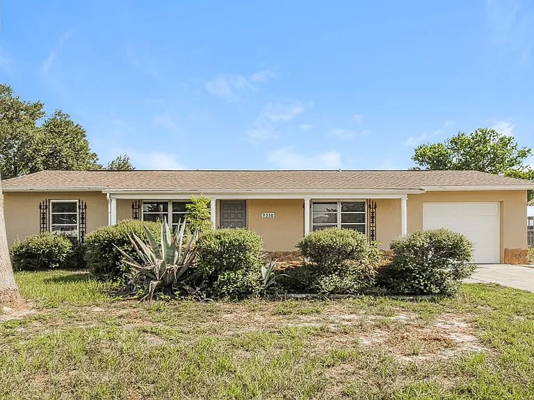 9350 Bayside Ct — Photo 1