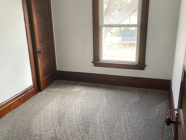 201 E Ave N — Photo 9