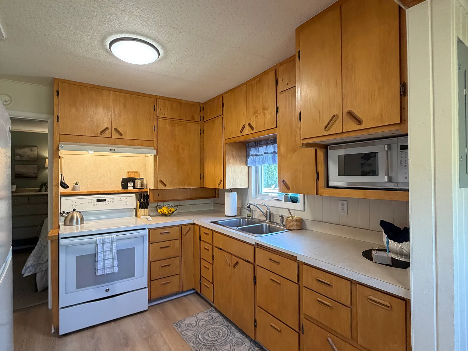 2 bed, 770 sqft, $2,000 — Photo 4