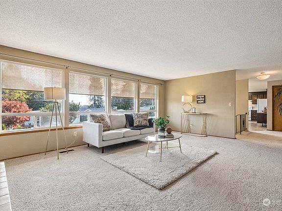 4th image of 4238 N Whitman Street