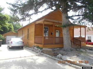 611 13th St, Rawlins, WY 82301