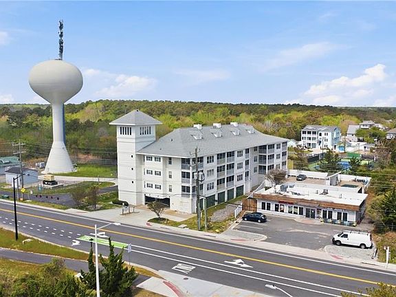 3rd image of 320 Sandbridge Rd APT 305
