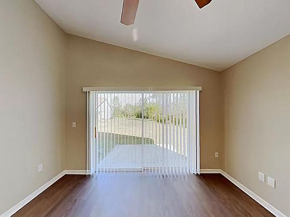 5th image of 4004 Greenleaf Dr
