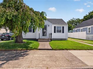 122 Dewey Ave, Pawtucket, RI 02861