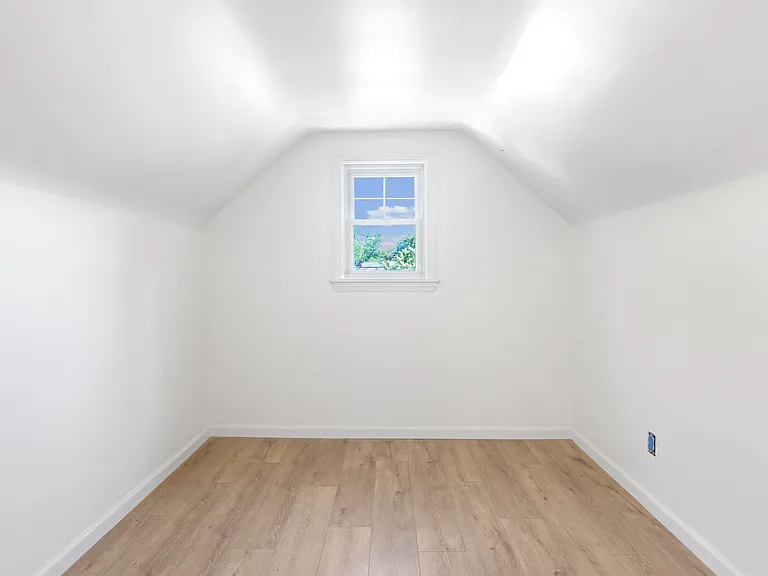 18601 Harlan Dr — Photo 20
