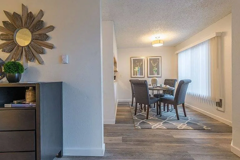 Model Apartment Home