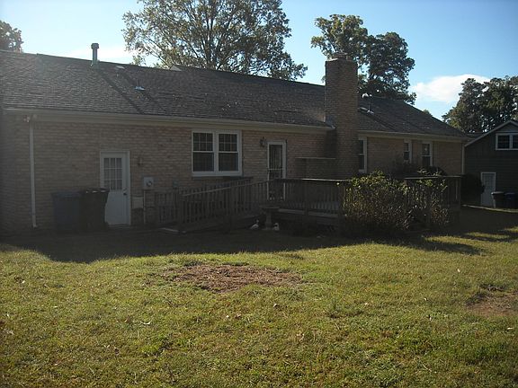 2nd image of 85 Knollwood Dr