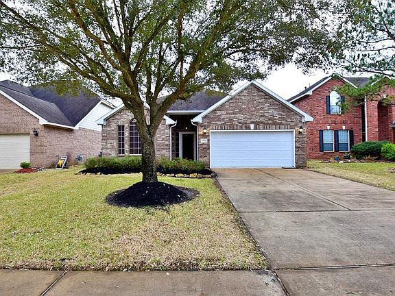 3rd image of 24927 Lakecrest Manor Dr