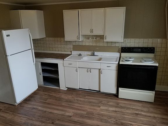 3rd image of 808 Washington Ave