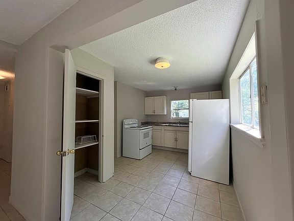 5th image of 1404 6th St
