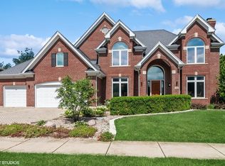 782 Fox Run Dr, Geneva, IL 60134