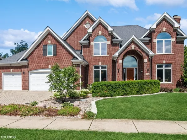 782 Fox Run Dr, Geneva, IL 60134