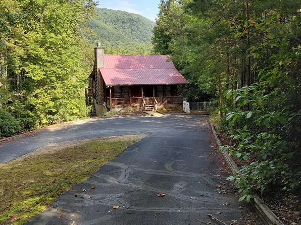 44 Horse Range Pl, Cleveland, GA 30528