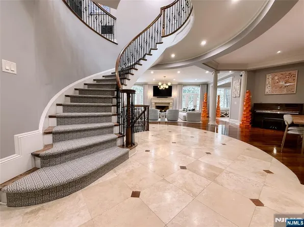 114 Bellaire Dr, Demarest, NJ 07627