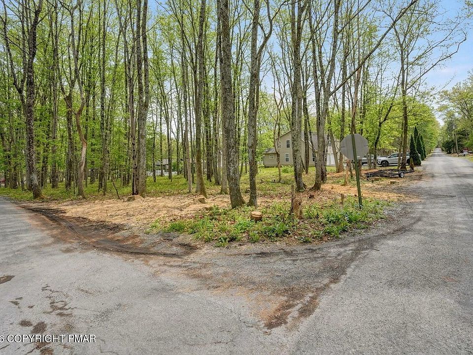 2nd image of 20B Acorn Ln