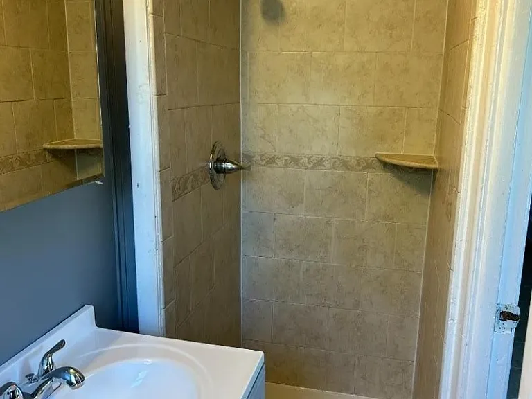 286 Nagle St #3 — Photo 7