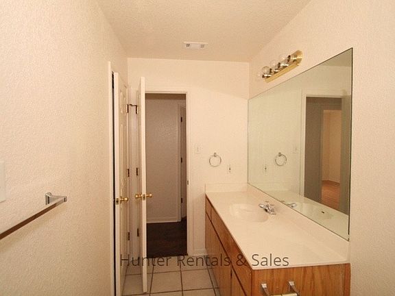 3rd image of 4301B Thunder Creek Dr