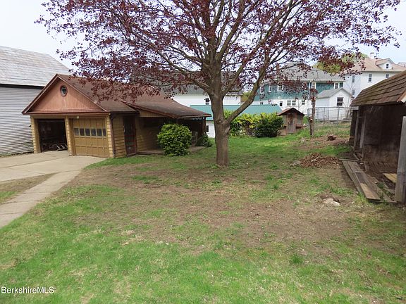 3rd image of 8 Cherry St