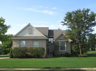 31191 Kingswood Blvd, Novi, MI 48377