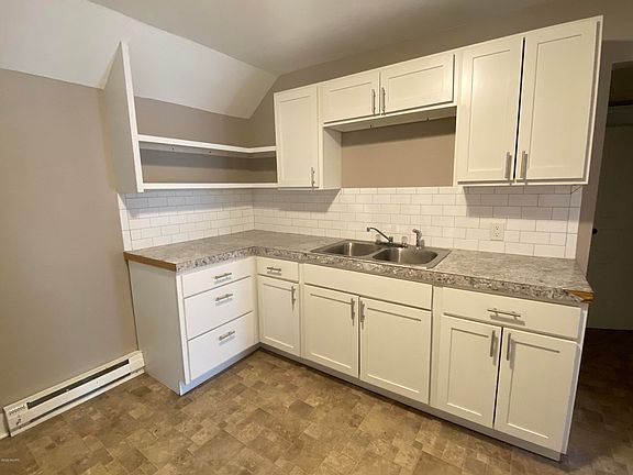 4th image of 1247 Chicago Dr SW