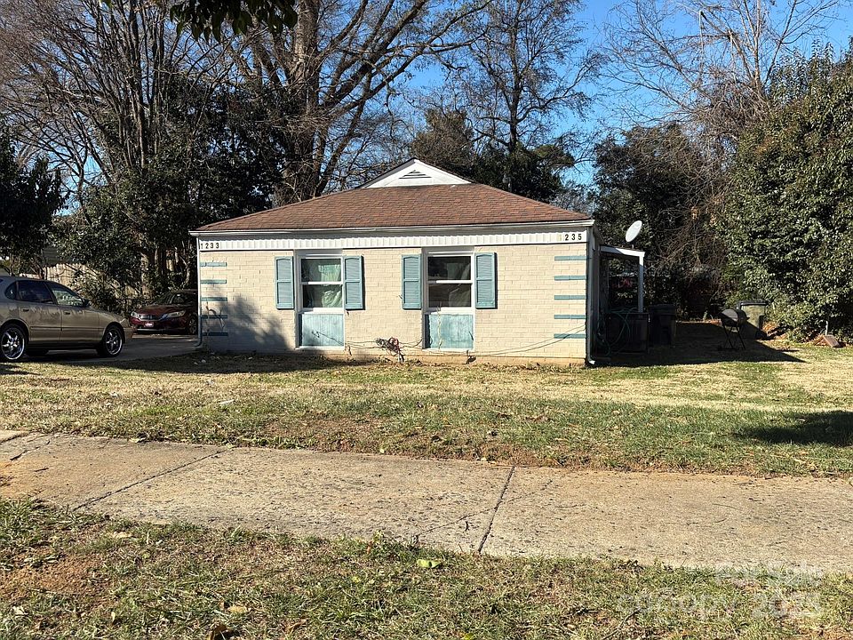 2nd image of 1233 Amelia Ave
