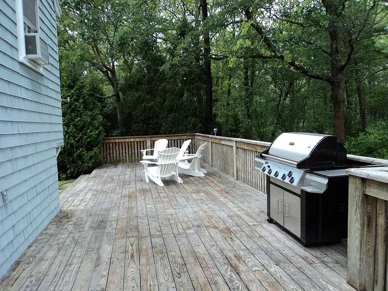 Side Deck with grill