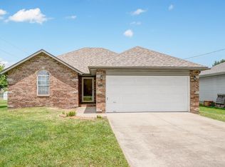 1803 W Farm Road 102, Springfield, MO 65803