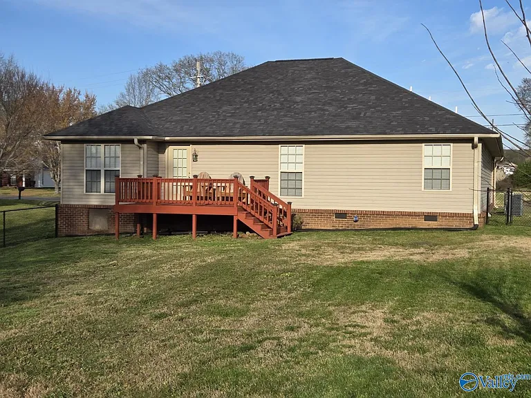 228 Tanner Point Dr — Photo 17