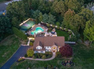 19 High Ridge Rd, Topsfield, MA 01983