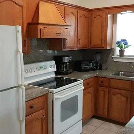 3rd image of 2612 Charleston Ln #13