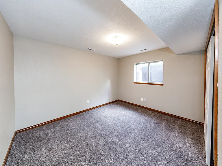 15210 Steinbeck Ln — Photo 22