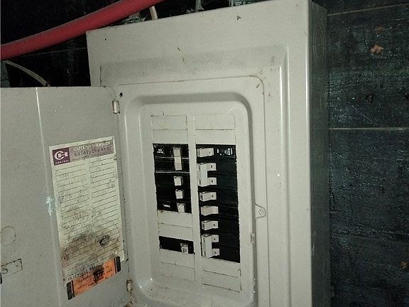 2nd image of 1423 18th St
