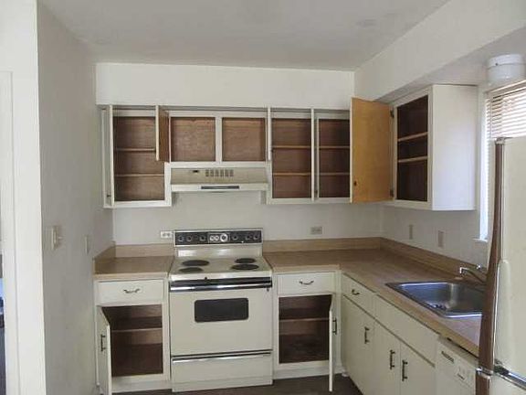 5th image of 7 Carriage House Ct