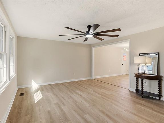 5th image of 2305 Wilcox Dr