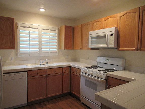 4th image of 401 Amber Pine St APT 206