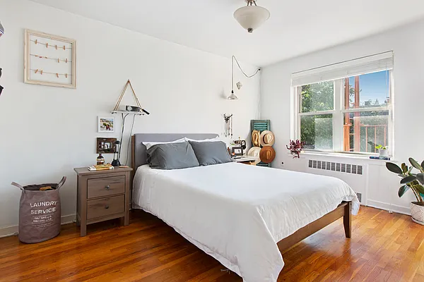 Sold by Douglas Elliman | media 10