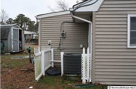 5th image of 833 Bunnell St