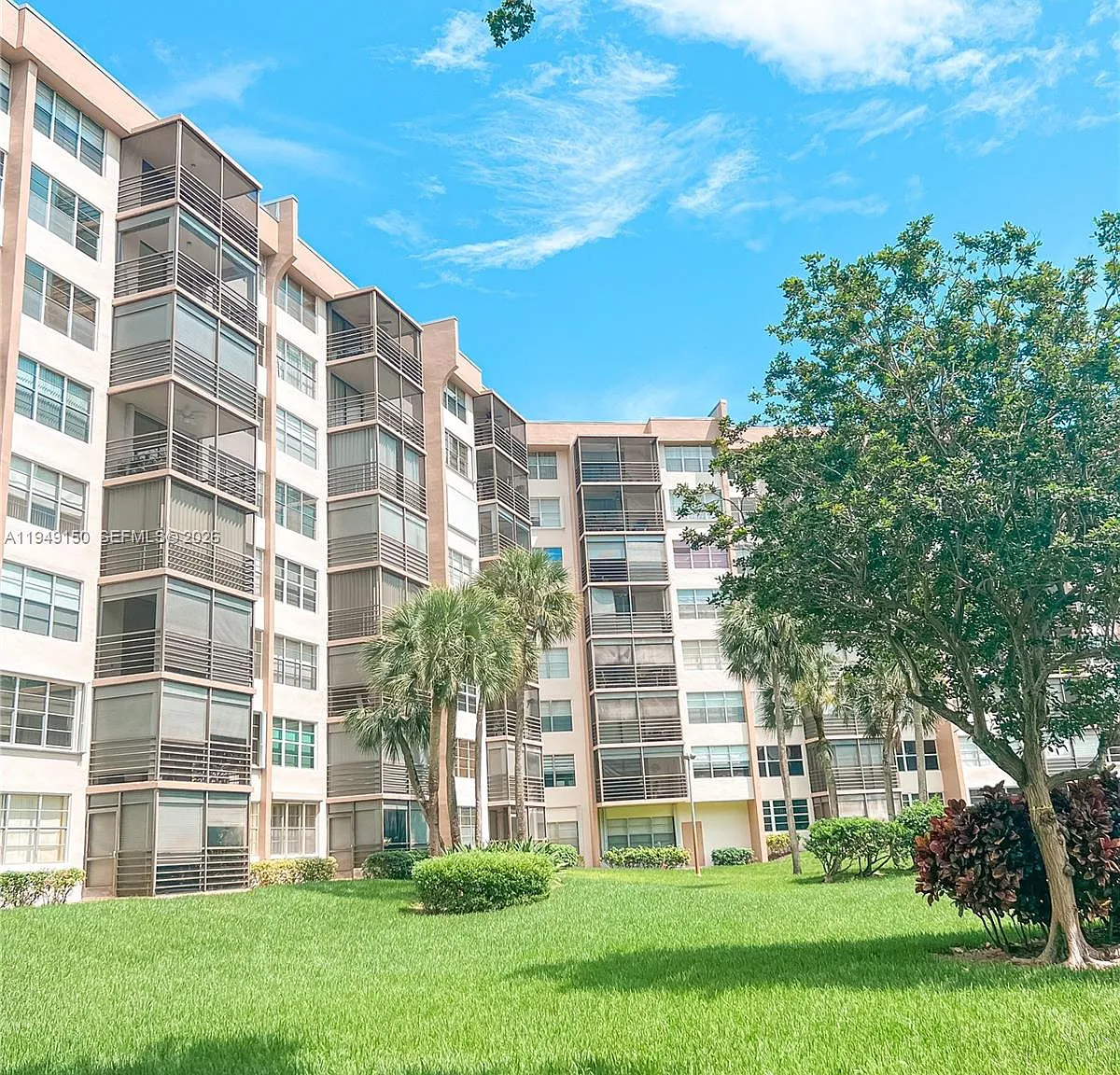 Park Place Condominium No — Photo 2