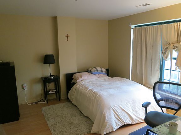 5th image of 100 Leverington Ave APT 47
