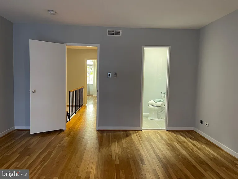 457 N St SW — Photo 33