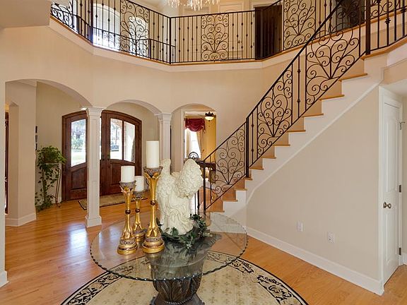 4th image of 1700 Fountainhead Dr