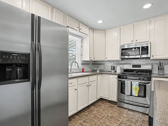 4th image of 18424 Homewood Ave
