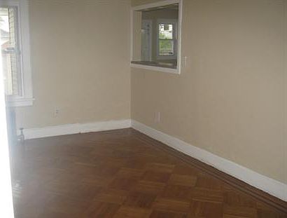 5th image of 108 Sanford St