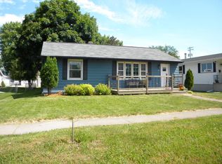 420 S 1st St, La Crescent, MN 55947